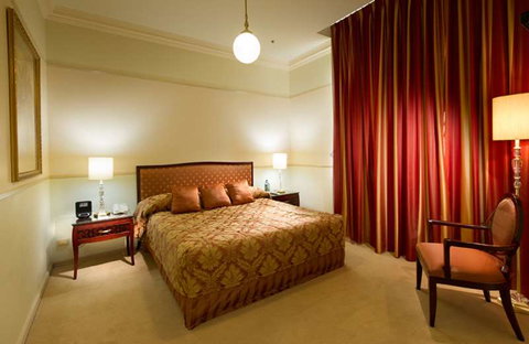 Royal Albert Hotel - Stays Accommodation 10