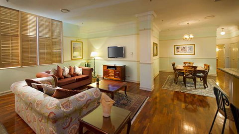 Royal Albert Hotel - Stays Accommodation 12