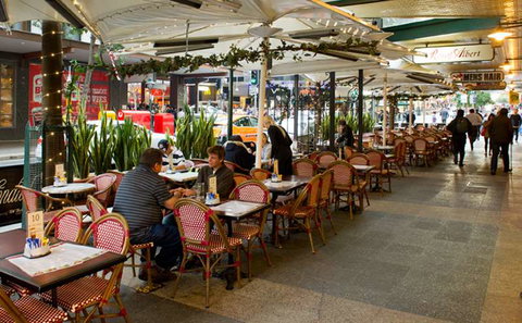 Royal Albert Hotel - Stays Accommodation 13