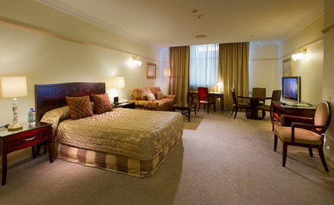 Royal Albert Hotel - Stays Accommodation 16