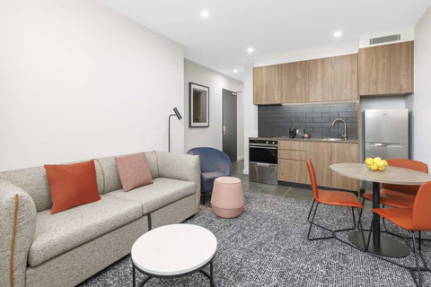 Punthill Essendon North - Stayed 11