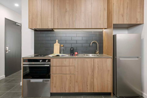 Punthill Essendon North - Stayed 12