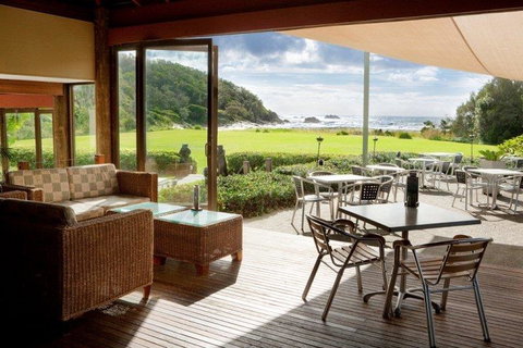 BreakFree Aanuka Beach Resort - Stays Accommodation 8