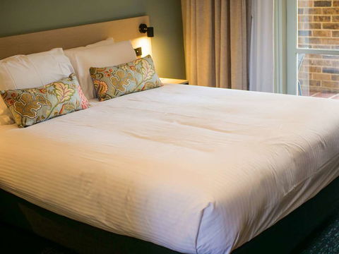 Nightcap At Hinterland Hotel - Stayed 6