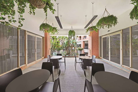 Adina Apartment Hotel Sydney Surry Hills - Stayed 13