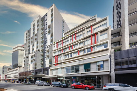 Holiday Inn & Stes Sydney Bondi Junction - Stays Accommodation 0