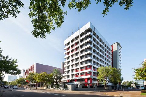 H on Smith Hotel - Stays Accommodation 1