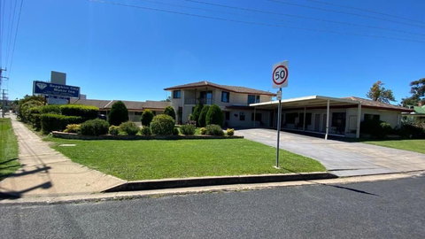 Sapphire City Motor Inn - Stayed 1