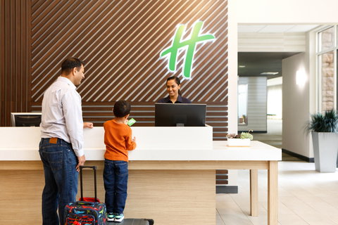 Holiday Inn Dandenong - Stays Accommodation 2