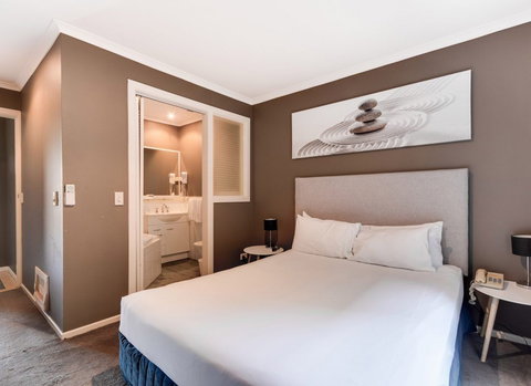 Aqualuna Beach Resort - Stays Accommodation 1