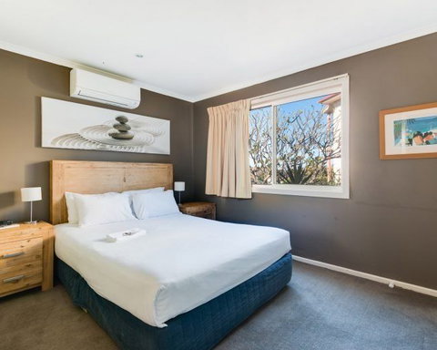 Aqualuna Beach Resort - Stays Accommodation 2