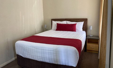 Ashton Townhouse Motel & Suites Tumut - Stayed 1