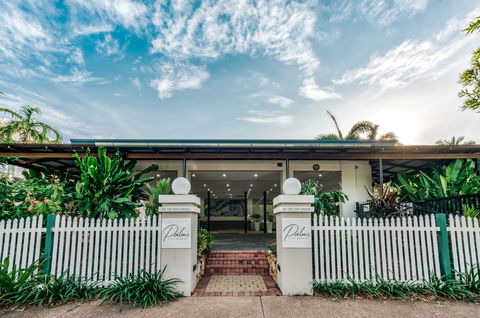 Palms City Resort - Stays Accommodation 5