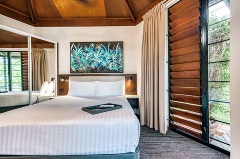 Palms City Resort - Stays Accommodation 11