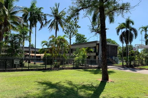 Pine Tree Motel - Stays Accommodation 0