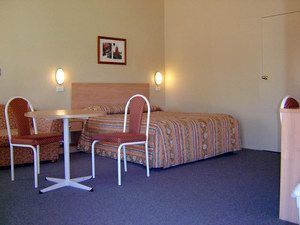Country Gardens Motor Inn - Stayed 2