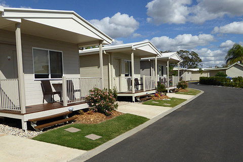 Chinchilla Tourist Park - Stays Accommodation 2