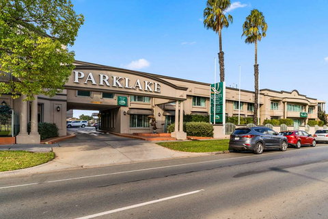 Quality Hotel Parklake Shepparton - Stays Accommodation 1