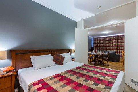 Mont Clare Boutique Apartments - Stayed 4