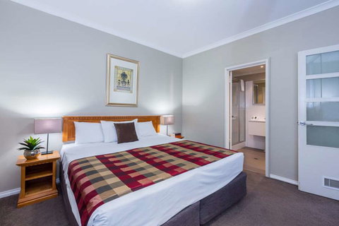 Mont Clare Boutique Apartments - Stayed 6