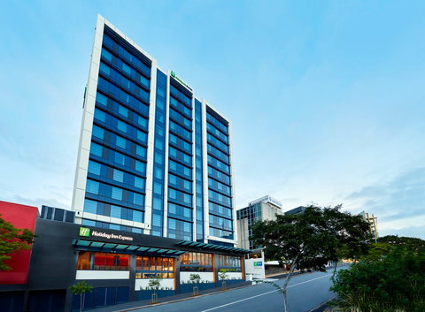 Holiday Inn Express Brisbane Central - Stays Accommodation 1