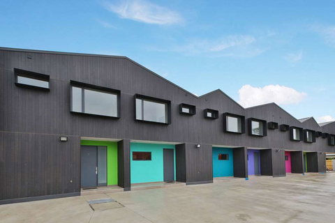 Quality Apartments Dandenong - Stays Accommodation 0