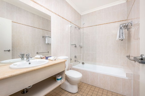 Hawkesbury Race Club Motel - Stays Accommodation 3