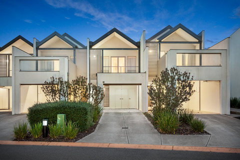 Quest Sanctuary Lakes - Stayed 0