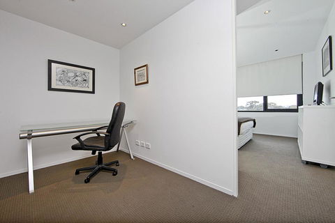 Realm Park 39 Barton ACT - Stayed 9