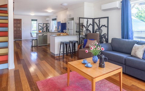 One Of A Kind Apartments - Stayed 27