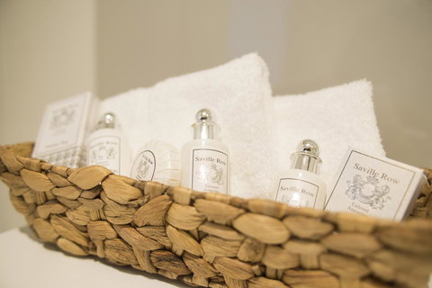 KUI - Manhattan Apartments - Stays Accommodation 13