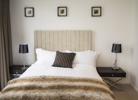 KUI - Manhattan Apartments - Stays Accommodation 9