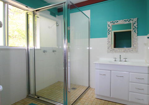 Bally High, 20 Dulconghi Street - Stays Accommodation 4