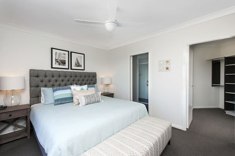 Mollymook Beachfront Penthouse 9 - Stayed 11