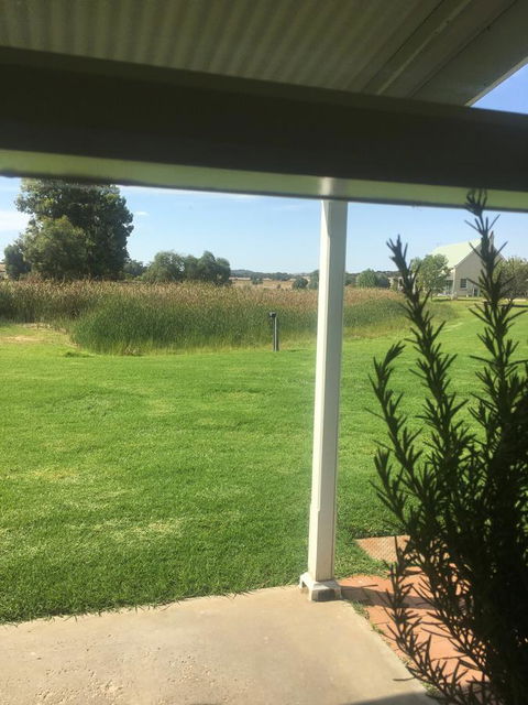 The Lake House Retreat - Stayed 19