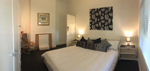 Cowan Street Bungalow - Stays Accommodation 3