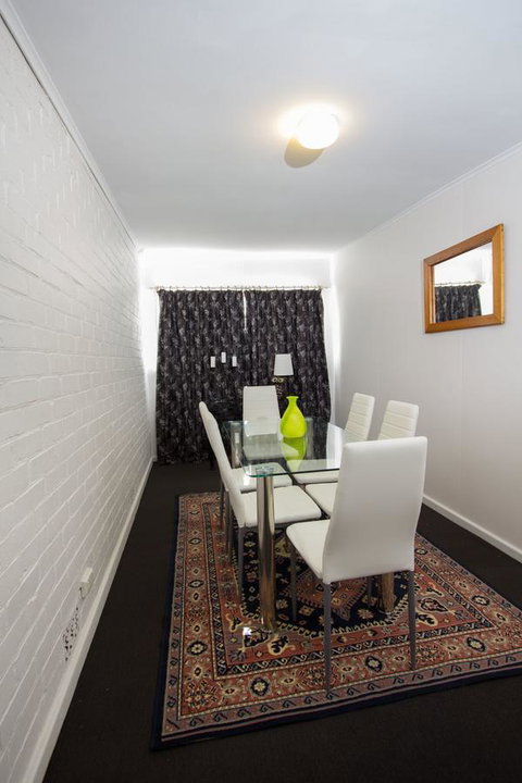Cowan Street Bungalow - Stays Accommodation 12