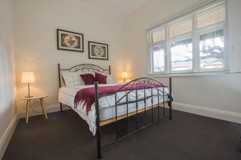 Cowan Street Bungalow - Stays Accommodation 4