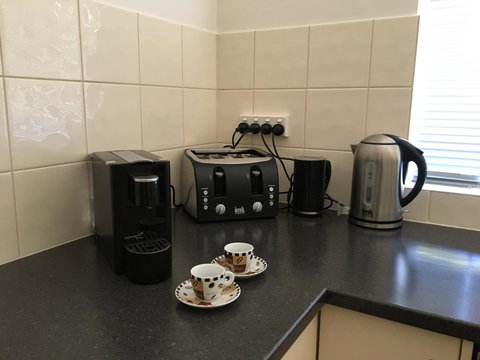 Cowan Street Bungalow - Stays Accommodation 9