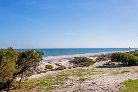 Blissful Beachfront Beachouse - Stays Accommodation 1