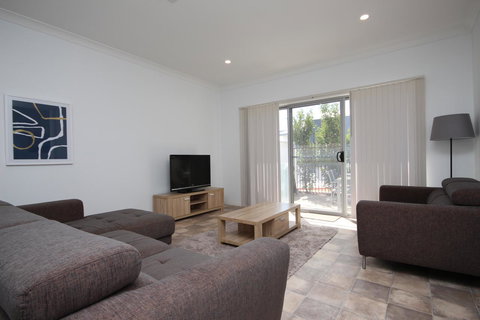 Wallaroo Marina Apartments - Stayed 28