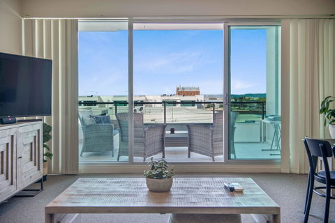 Port Adelaide Executive Waterfront Apartment - Stays Accommodation 22