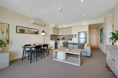 Port Adelaide Executive Waterfront Apartment - Stays Accommodation 10