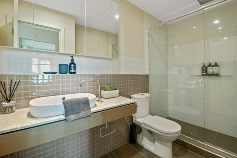 Port Adelaide Executive Waterfront Apartment - Stays Accommodation 4