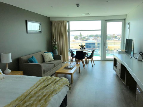 Ocean View Luxury Apartment & Suite - Stayed 24