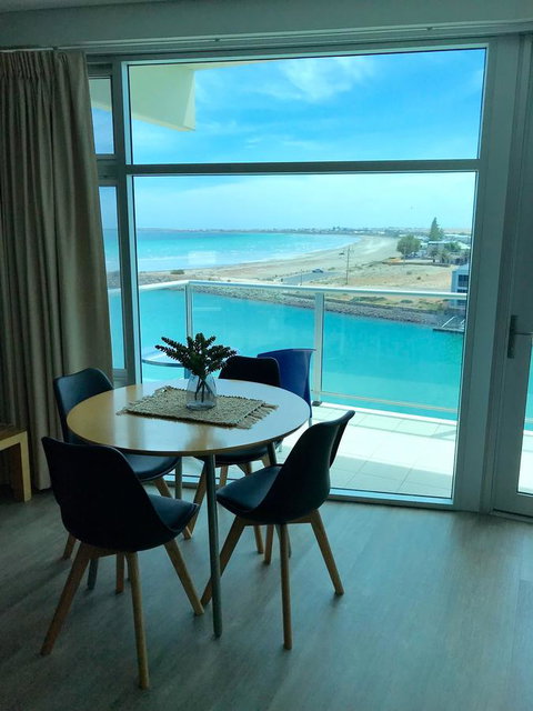Ocean View Luxury Apartment & Suite - Stayed 22