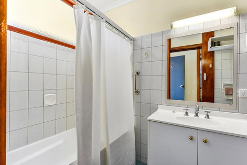 William Macintosh Motor Lodge - Stayed 22