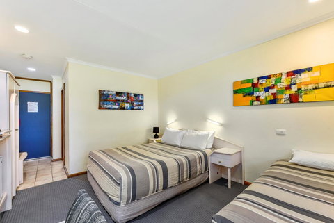 William Macintosh Motor Lodge - Stayed 13