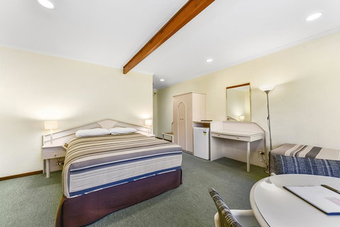 William Macintosh Motor Lodge - Stayed 23