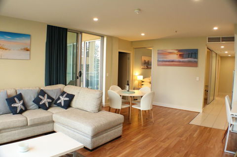 Beachside Luxury Apartments One & Two Bedroom In Beachfront Oaks Pier Building - Stayed 4